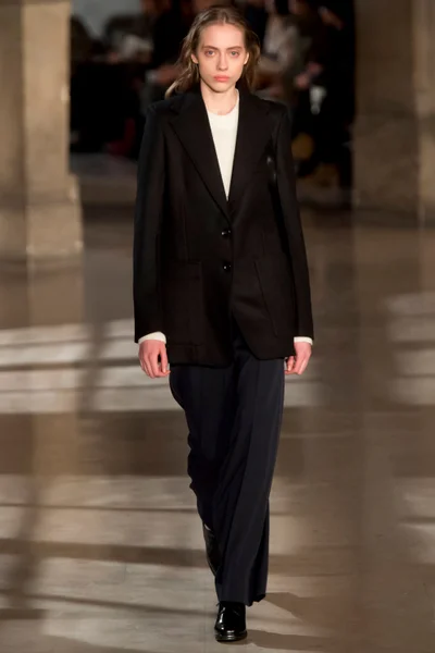 Look 30